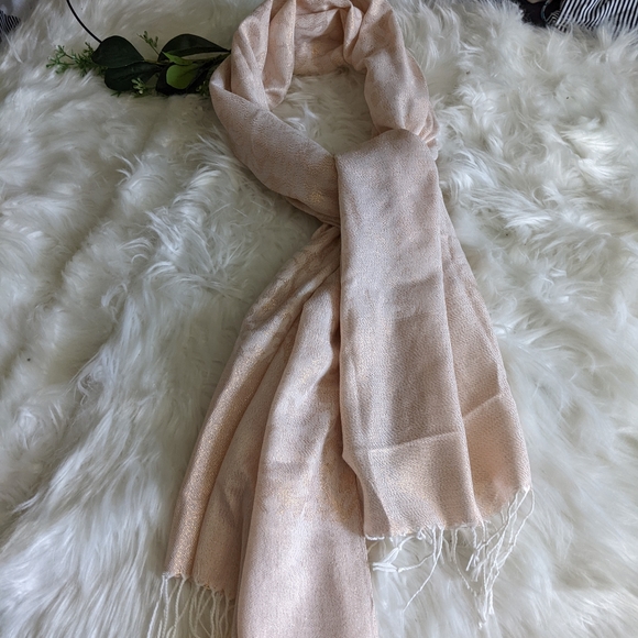 WHBM Scarf - Picture 8 of 10